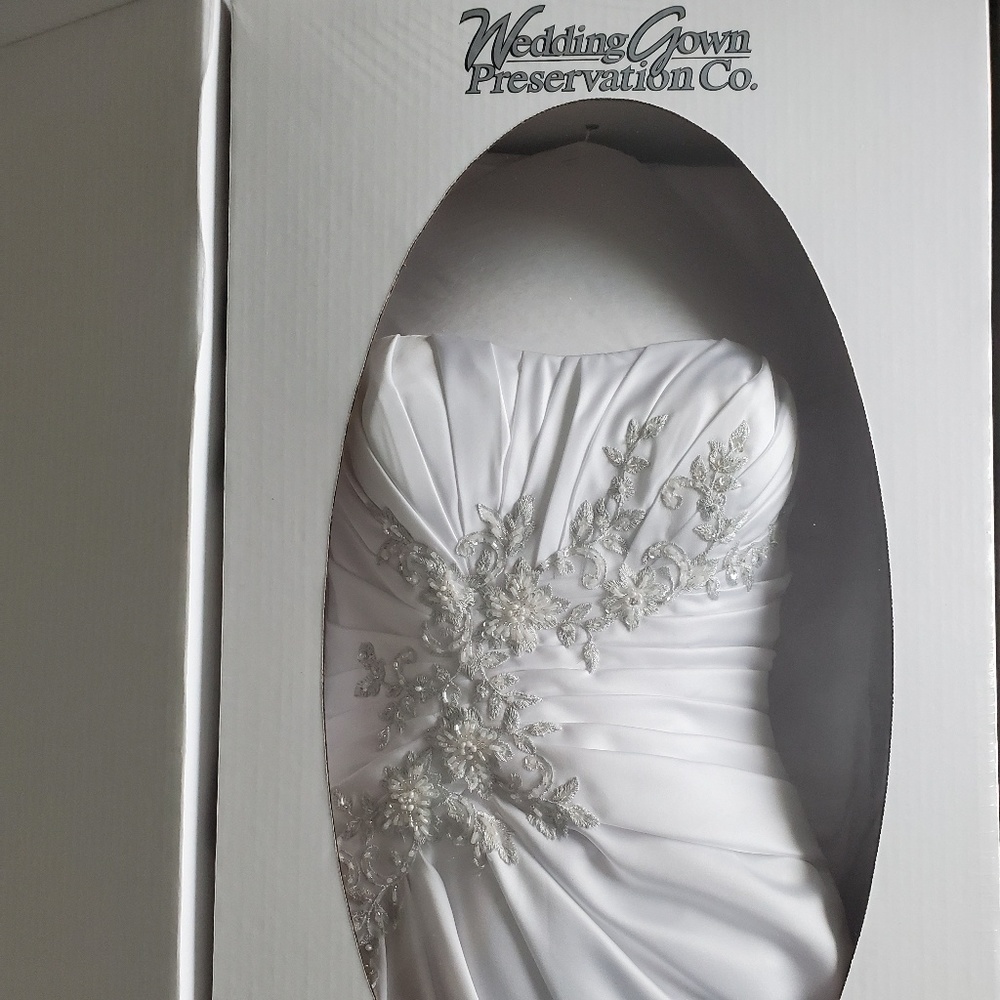 Wedding dress